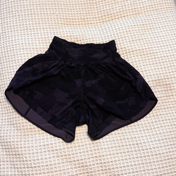 LULULEMON Track That High-Rise Camo Lined Short 3" size 0 - Picture 1 of 1